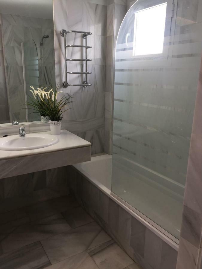 Beautiful 2 Bedroom Apartment @ Puerto Banus! Marbella Buitenkant foto